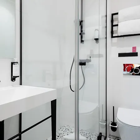 Hotel Trendy Canettes