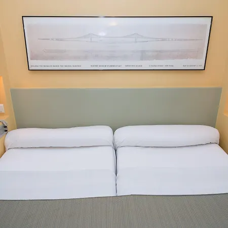 Trendy Canettes Hotel Parigi