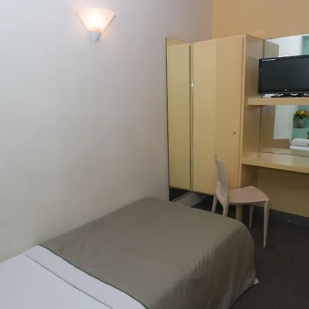 Trendy Canettes Hotel Parigi