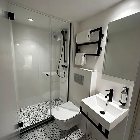 Trendy Canettes Hotel Parigi