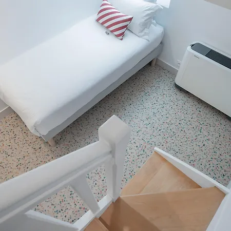 Trendy Canettes Hotel
