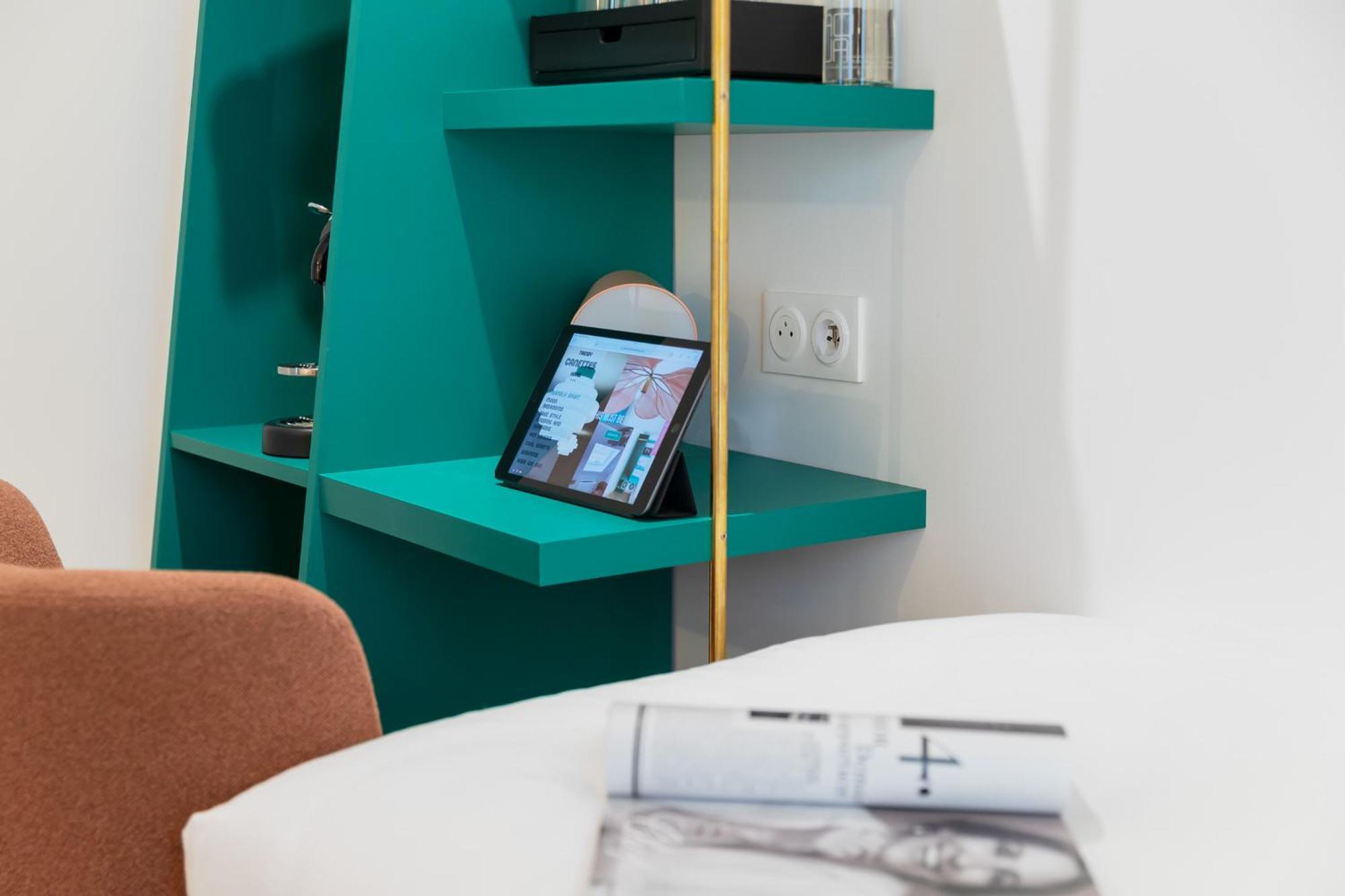 Trendy Canettes Hotel Paris